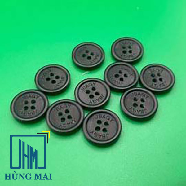 Khuy khắc chữ đen