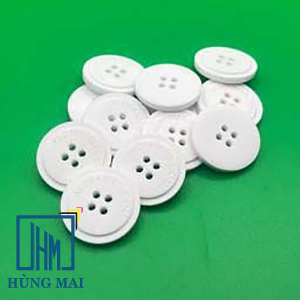 Khuy khắc chữ trắng